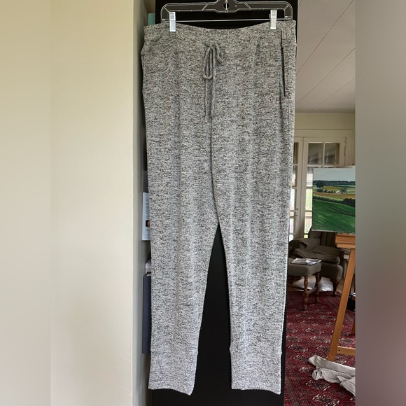 Gray Lounge Set - Picture 10 of 15